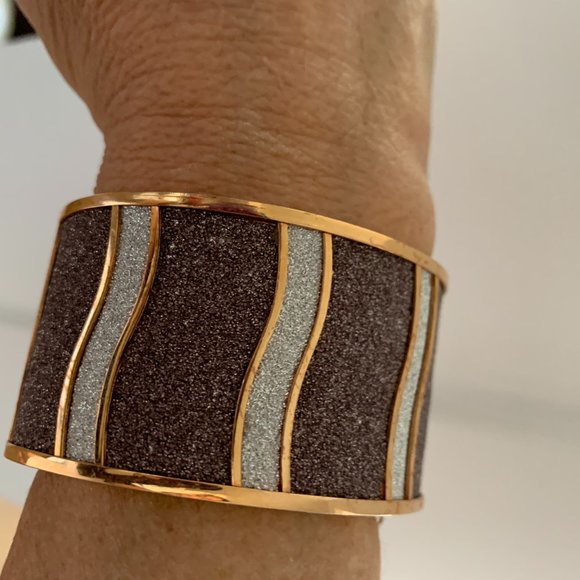 Roberto Coin Italian bracelet cuff - Picture 2 of 3